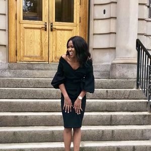 Meet your Posher, Charis